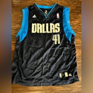 Vintage Dirk Nowitzki Mavericks Jersey